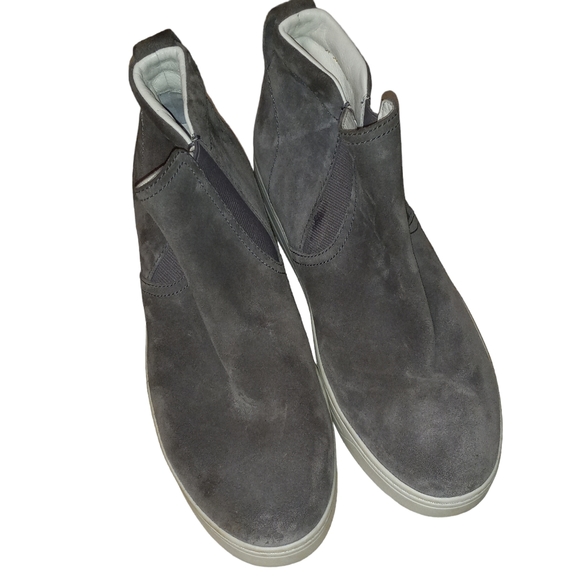 Authentic Prada slip on sneakers size 9 - Picture 2 of 12